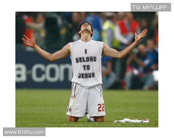 足球明星奔跑姿势的魅力与技巧解析让你领略运动之美与力量